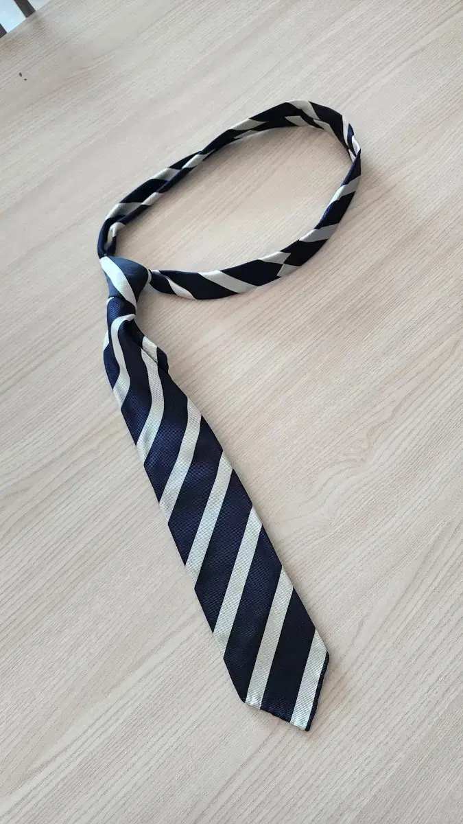 Drake's tie 드레이크 타이